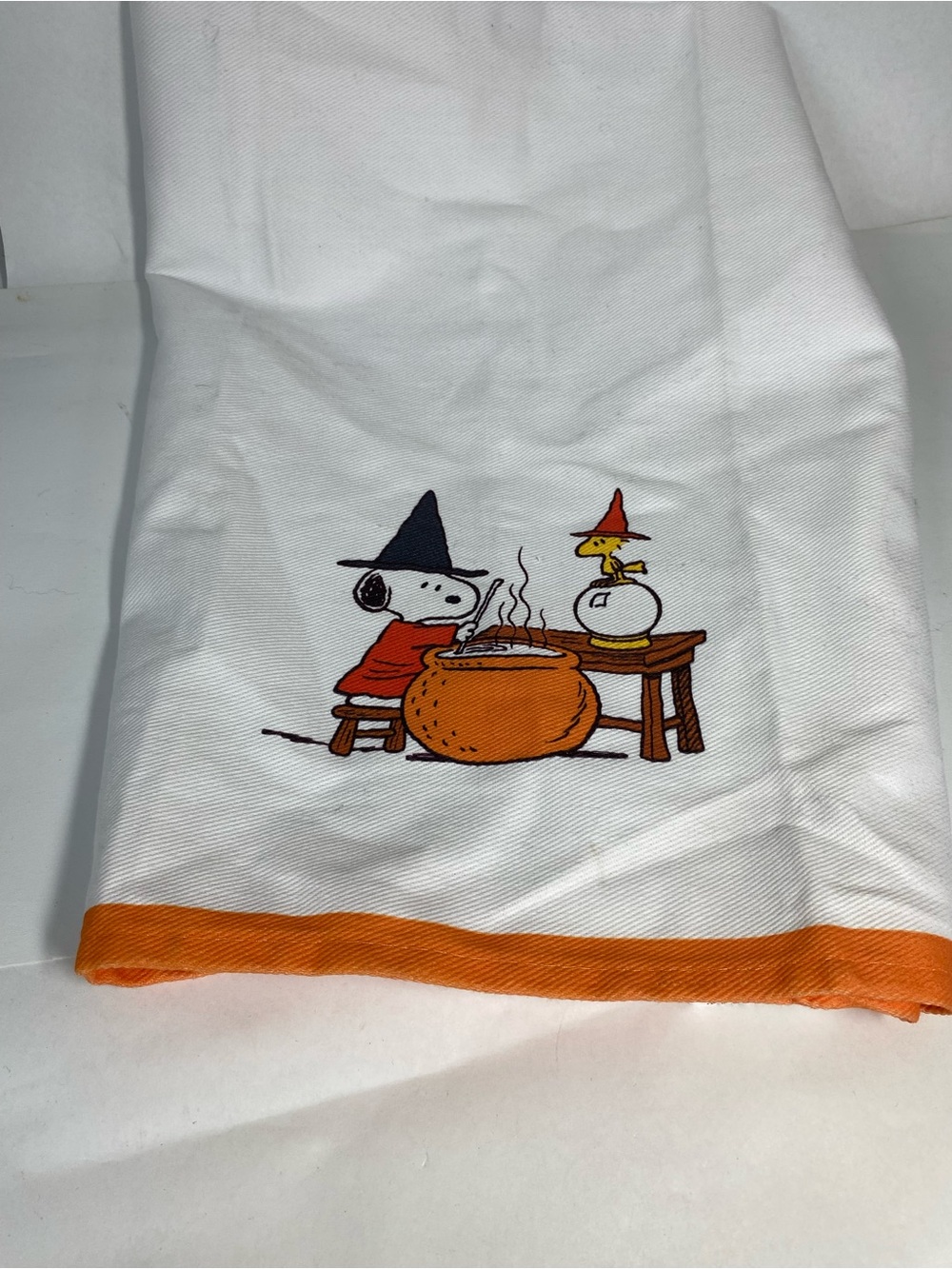 Williams Sonoma White & Orange Peanuts Snoopy & Woodstock Halloween Tablerunner